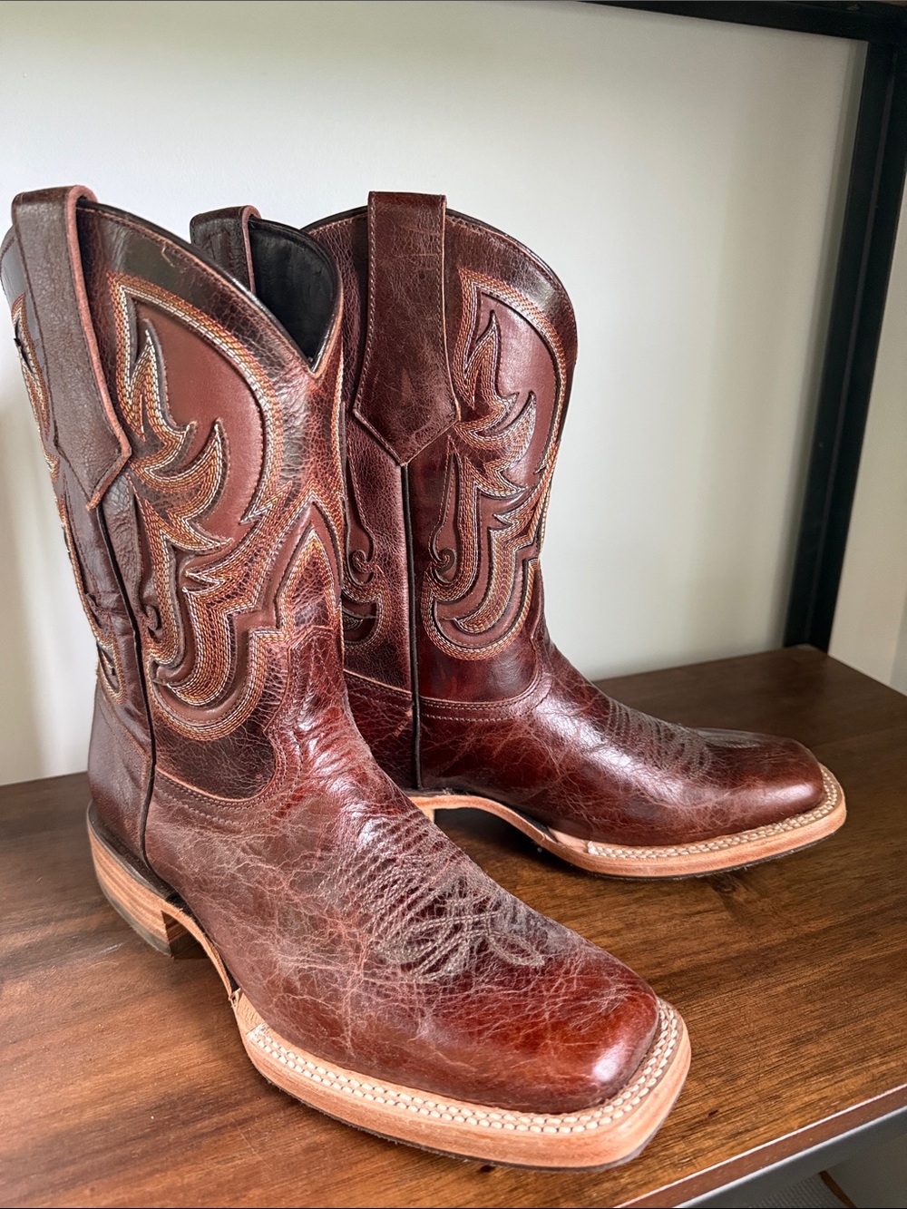 Men's Brown Leather Western Cowboy Boots with Decorative Stitching